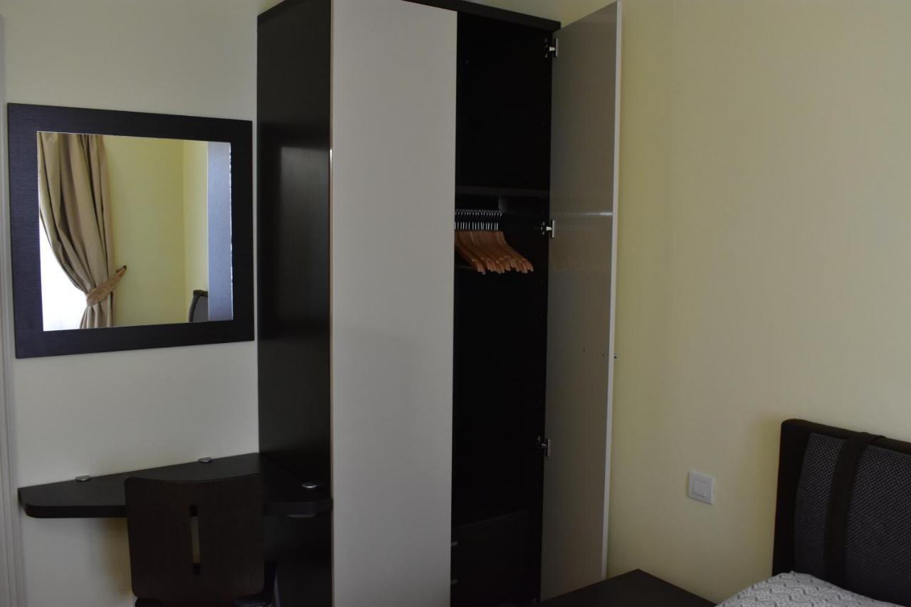 Apartment Vikroria - Halkova 5 براغ المظهر الخارجي الصورة