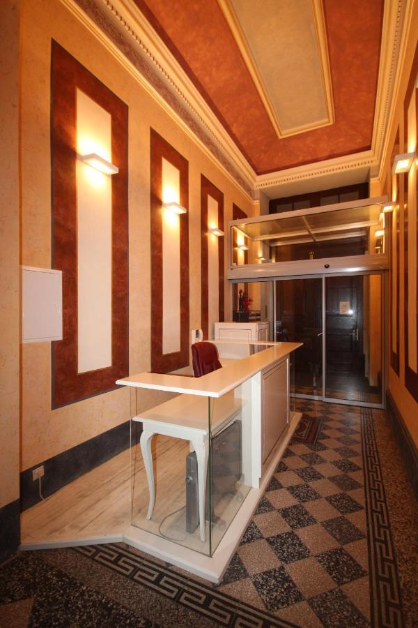 Apartment Vikroria - Halkova 5 براغ المظهر الخارجي الصورة