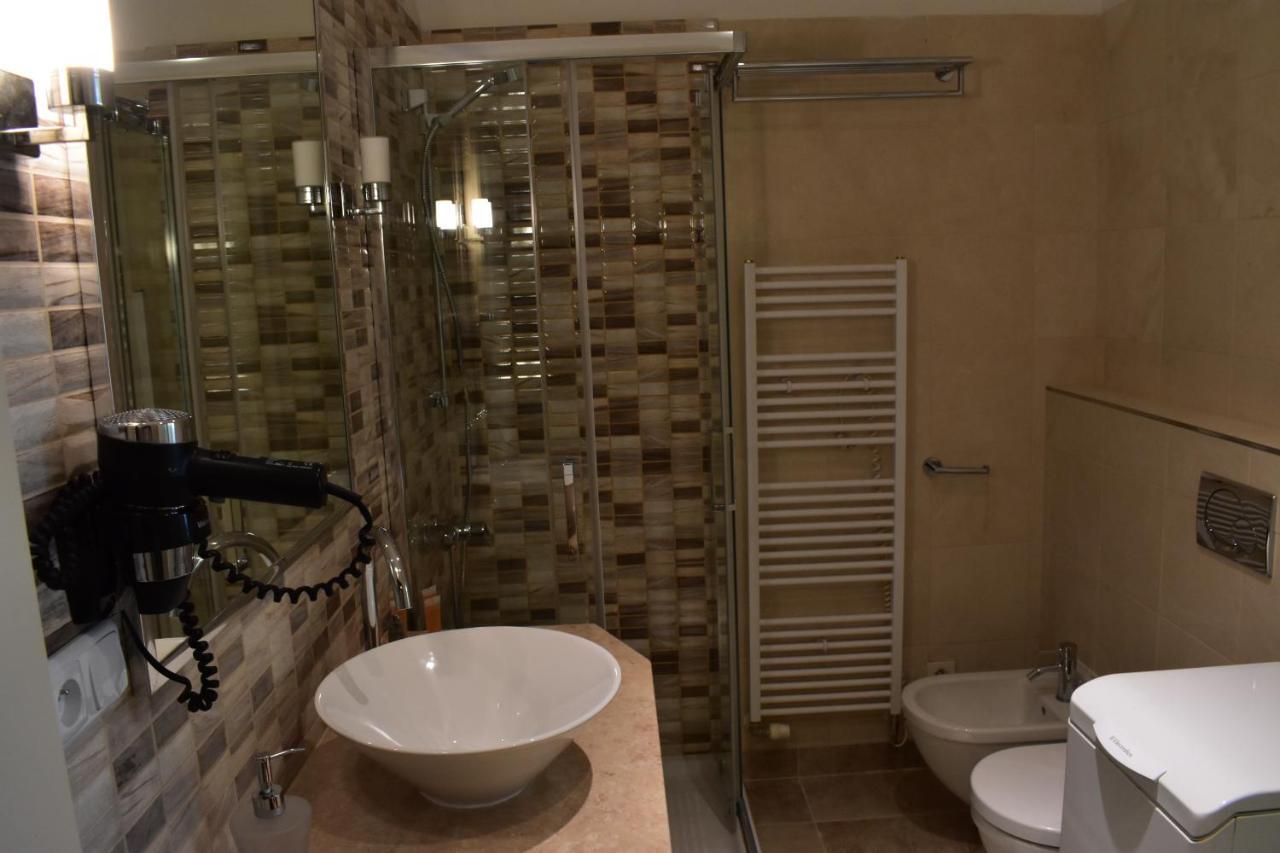 Apartment Vikroria - Halkova 5 براغ المظهر الخارجي الصورة